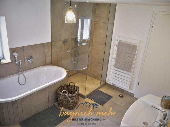 Ihre Ferienwohnung Bayrisch Mehr... Gstadt am Chiemsee Værelse billede